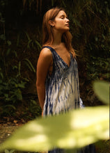 Cargar imagen en el visor de la galería, Vestido Blue/White Nudo