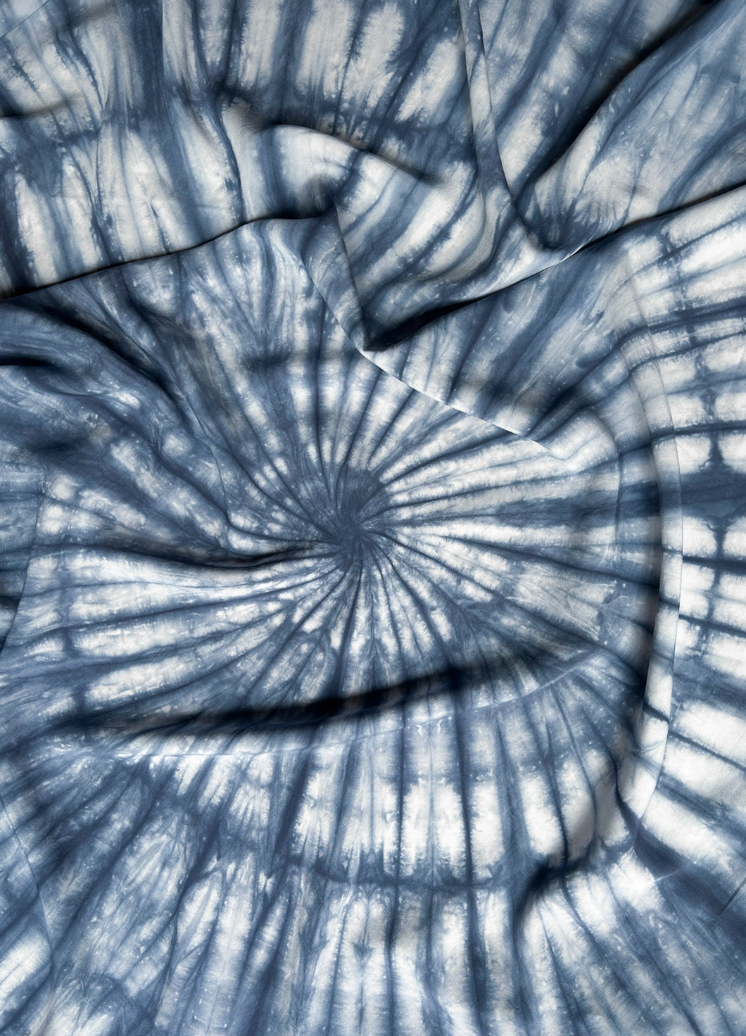 Pareo / Sarong sin fleco decorativo

Prendas para el verano, la playa o decoración. 
Cuidadosamente teñido a Mano en Colombia. 

Producto Artesanal - Tecnica Shibori - Tie Dye

TODOS LOS PAREOS SON UNICOS ASI TENGAN CARACTERISTICAS SIMILARES

Dimensiones: 1.60 x 1.45
Verde Turquesa esmeralda pareo 
