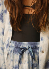Cargar imagen en el visor de la galería, Short  Blue Sky Tie  Dye
