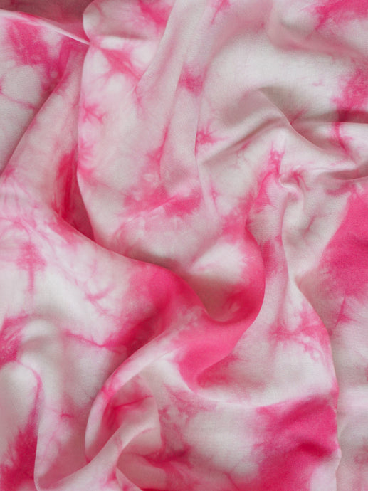 Pareo / Sarong con fleco 

Cuidadosamente teñido a Mano en Colombia. 

Producto Artesanal - Tecnica Shibori - Tie Dye

TODOS LOS PAREOS SON UNICOS ASI TENGAN CARACTERISTICAS SIMILARES

Dimensiones: 1.60 x 1.45

